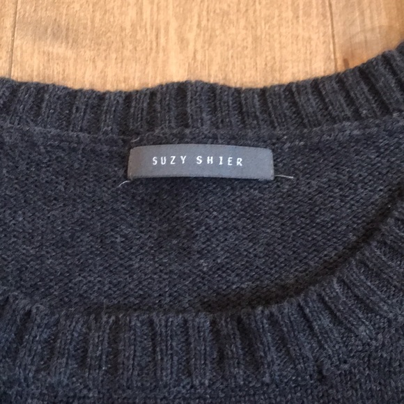 Suzy Shier Winter sweater with hearts ♥️ - Picture 3 of 4